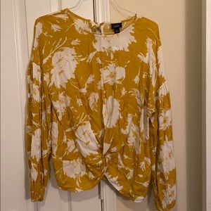 Daytrip two tone floral top